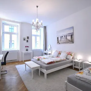 Cosy 3 Viennese Flat - 10min To Center Apartamento