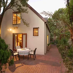  Ferienhaus Meadows Mountain View Südafrika